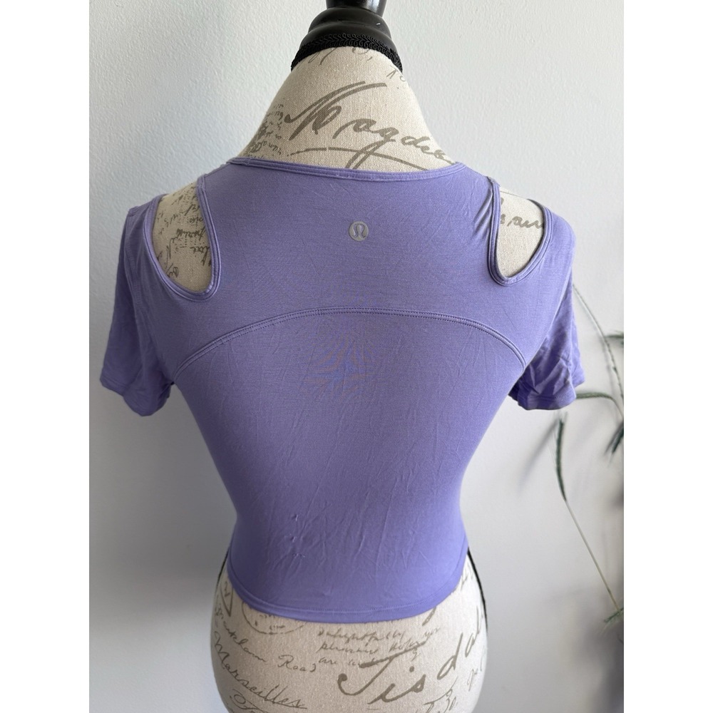 Lululemon Shoulder Cut-Out Yoga T-Shirt Size 6 Dark Lavendar